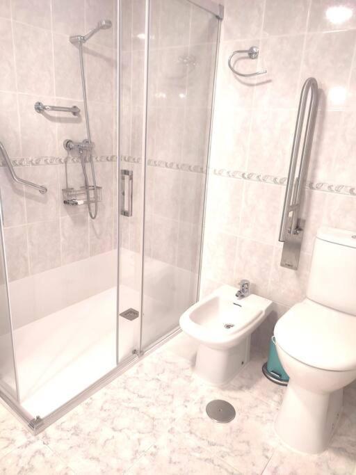 Charming & Spacious Apartment In Historic Centre & Short Walk To Beach Alicante Exterior foto