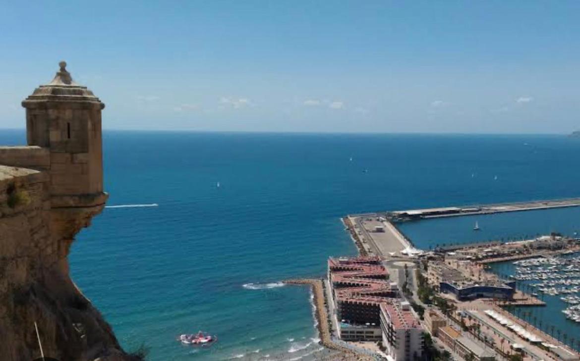 Charming & Spacious Apartment In Historic Centre & Short Walk To Beach Alicante Exterior foto